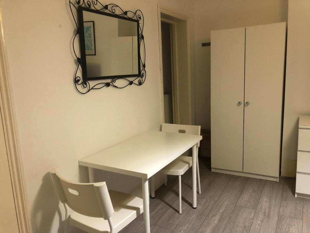 Oyo 94 Bricklane Studio Flats Hotel London Bagian luar foto