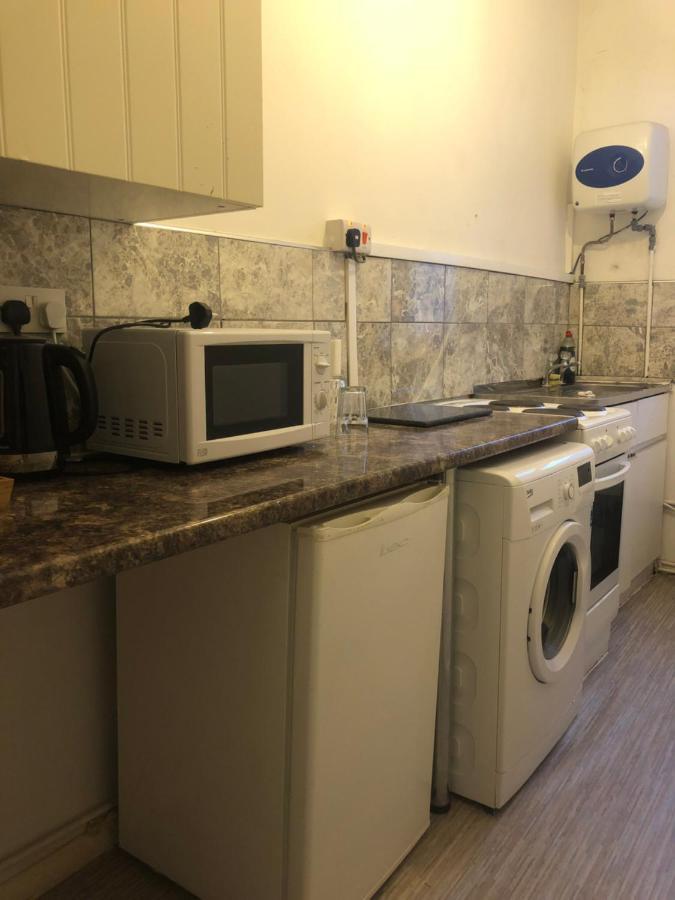 Oyo 94 Bricklane Studio Flats Hotel London Bagian luar foto
