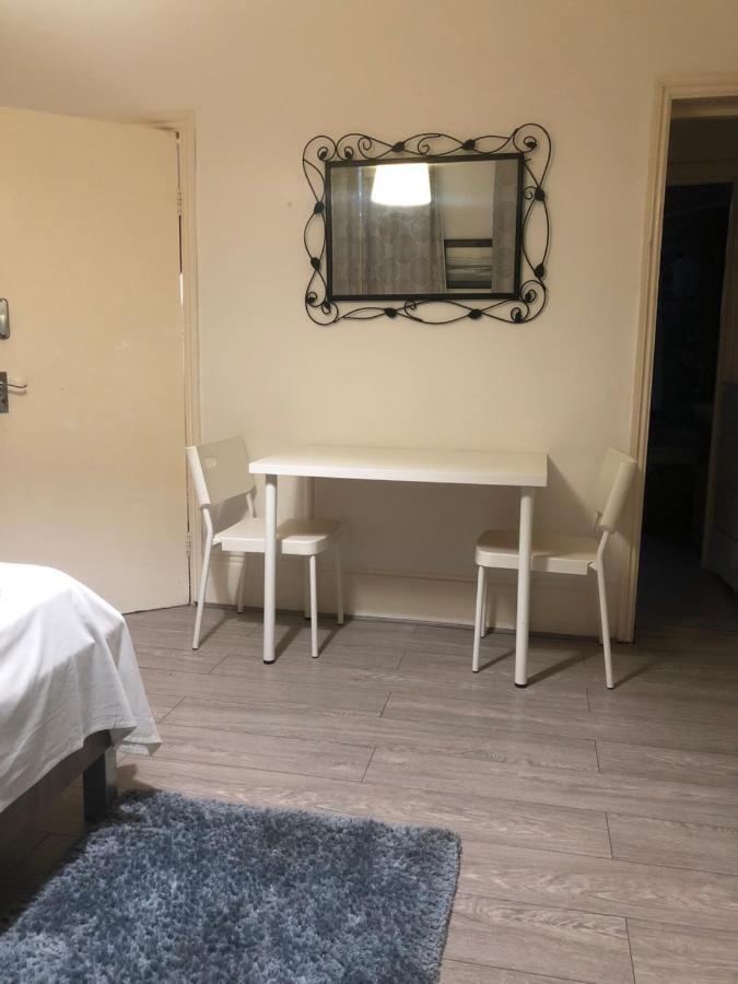 Oyo 94 Bricklane Studio Flats Hotel London Bagian luar foto