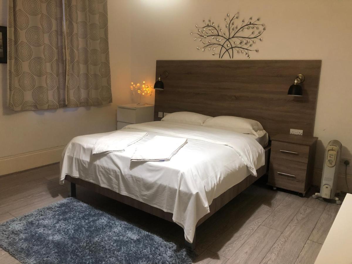 Oyo 94 Bricklane Studio Flats Hotel London Bagian luar foto