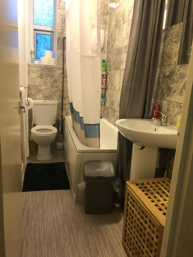 Oyo 94 Bricklane Studio Flats Hotel London Bagian luar foto