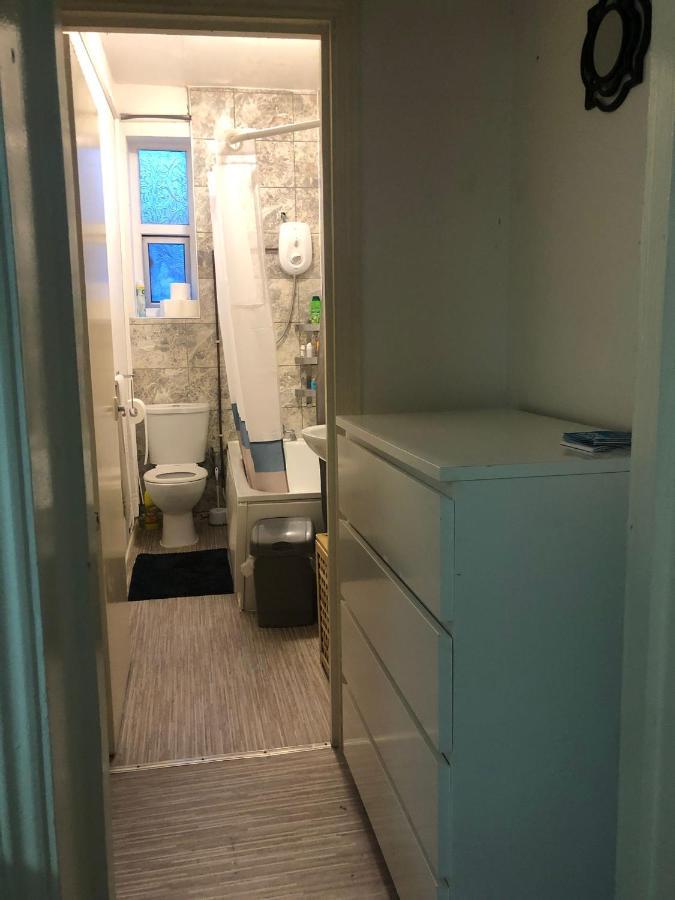 Oyo 94 Bricklane Studio Flats Hotel London Bagian luar foto