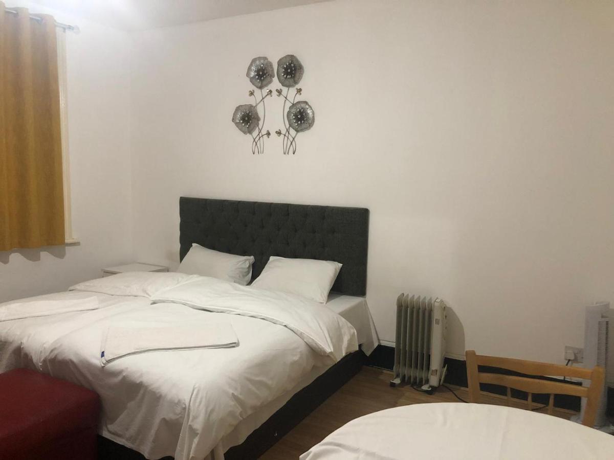 Oyo 94 Bricklane Studio Flats Hotel London Bagian luar foto