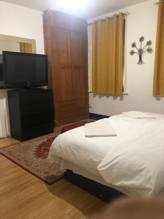 Oyo 94 Bricklane Studio Flats Hotel London Bagian luar foto